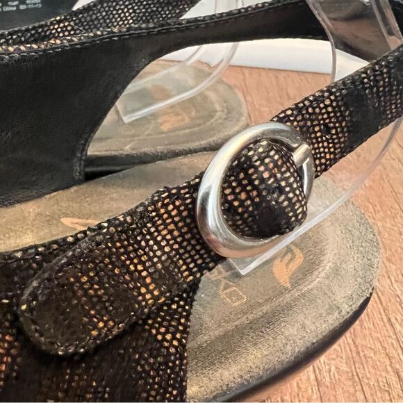 Dansko Dani Swirl Coffee Orthopedic Sandals
Style# 2406450200 Size 41 - Picture 8 of 16